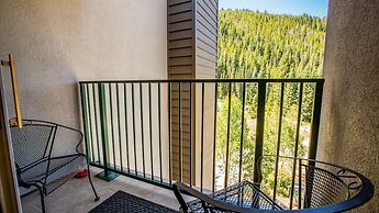 Iron Horse C5083 Studio Bedroom Condo by RedAwning