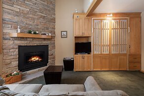 Iron Horse C5083 Studio Bedroom Condo by RedAwning