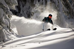 Iron Horse C5083 Studio Bedroom Condo by RedAwning