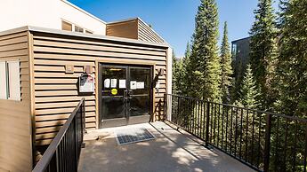 Iron Horse C5083 Studio Bedroom Condo by RedAwning