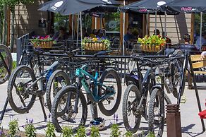 Iron Horse C5083 Studio Bedroom Condo by RedAwning