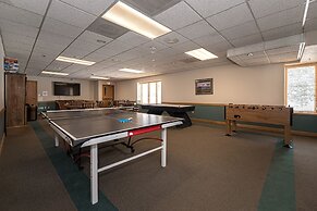 Iron Horse C5083 Studio Bedroom Condo by RedAwning