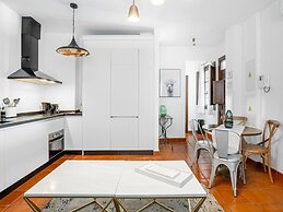 Limehome Granada Calle Sta. Ana