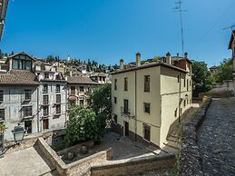 Limehome Granada Calle Sta. Ana