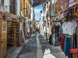 Limehome Granada Calle Sta. Ana