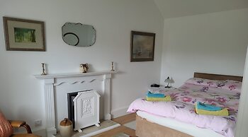 Quaint and Quirky Coastal Cottage Islay