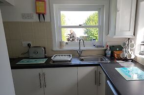 Quaint and Quirky Coastal Cottage Islay