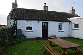 Quaint and Quirky Coastal Cottage Islay