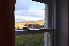 Quaint and Quirky Coastal Cottage Islay