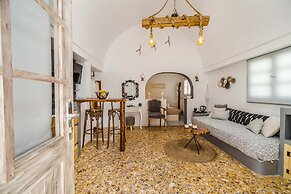 Asera Suites Near Kamari Beach