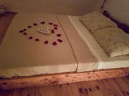 Asera Suites Near Kamari Beach