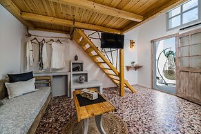 Asera Suites Near Kamari Beach