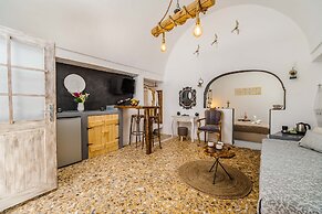 Asera Suites Near Kamari Beach