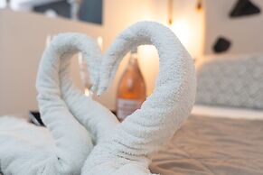 Asera Suites Near Kamari Beach