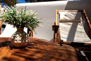 Asera Suites Near Kamari Beach