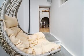 Asera Suites Near Kamari Beach