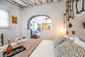 Asera Suites Near Kamari Beach