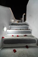 Asera Suites Near Kamari Beach