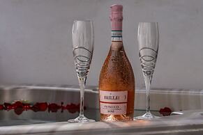 Asera Suites Near Kamari Beach