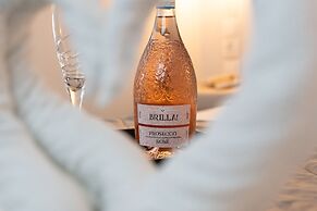 Asera Suites Near Kamari Beach