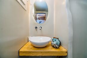 Asera Suites Near Kamari Beach