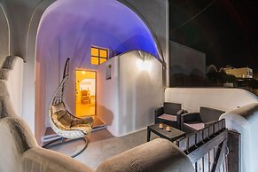 Asera Suites Near Kamari Beach