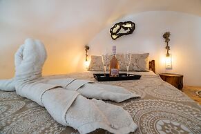 Asera Suites Near Kamari Beach