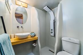 Asera Suites Near Kamari Beach