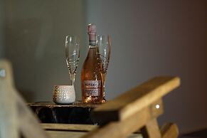 Asera Suites Near Kamari Beach