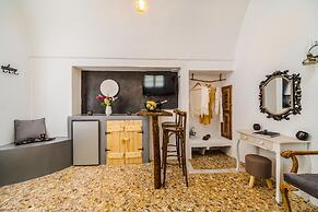 Asera Suites Near Kamari Beach