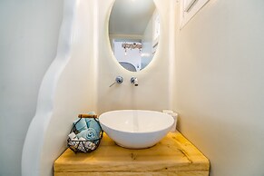 Asera Suites Near Kamari Beach