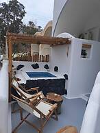 Asera Suites Near Kamari Beach