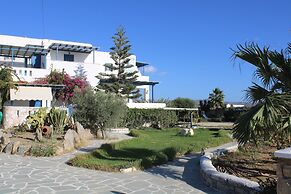 Crystal Naxos 2 Apartments at Mikri Vigla