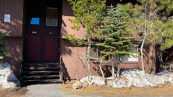 Mammoth Estates Deluxe 2 Bedroom Condos