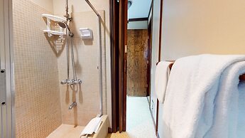 Mammoth Estates Deluxe 2 Bedroom Condos