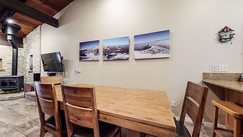 Mammoth Estates Deluxe 2 Bedroom Condos