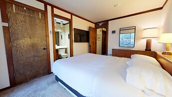 Mammoth Estates Deluxe 2 Bedroom Condos