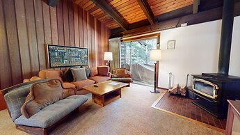 Mammoth Estates Deluxe 2 Bedroom Condos