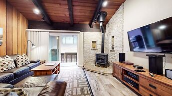 Mammoth Estates Deluxe 2 Bedroom Condos