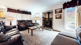 Mammoth Estates Deluxe 2 Bedroom Condos