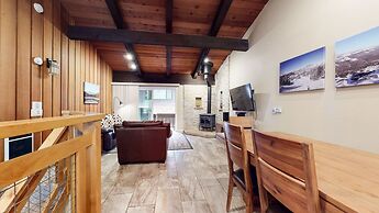 Mammoth Estates Deluxe 2 Bedroom Condos