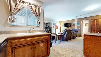 Mammoth Estates Deluxe 2 Bedroom Condos