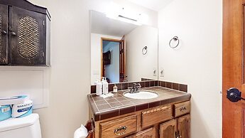 Rainbow Villas 1 Charming Boutique complex, Dual Master Suites, Forest