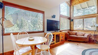 Rainbow Villas 1 Charming Boutique complex, Dual Master Suites, Forest