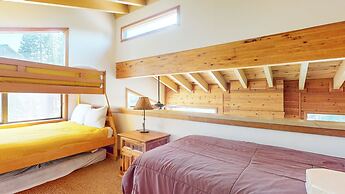 Rainbow Villas 1 Charming Boutique complex, Dual Master Suites, Forest