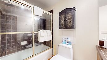 Rainbow Villas 1 Charming Boutique complex, Dual Master Suites, Forest