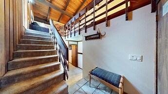 Mammoth Estates Condo - Near Village at Mammoth & Pet Friendly by RedA