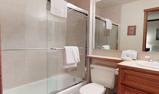 Mammoth Estates Condo - Near Village at Mammoth & Pet Friendly by RedA