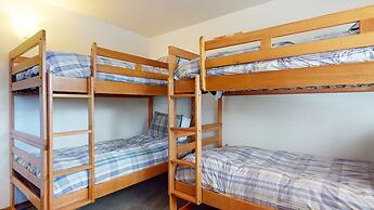 Mammoth Estates Condo - Near Village at Mammoth & Pet Friendly by RedA