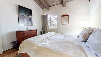 Mammoth Estates Condo - Near Village at Mammoth & Pet Friendly by RedA